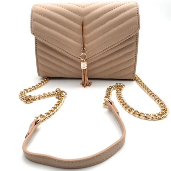Women’s Chevron Flap Crossbody Bag Gold Decor New - Picture 2 of 5